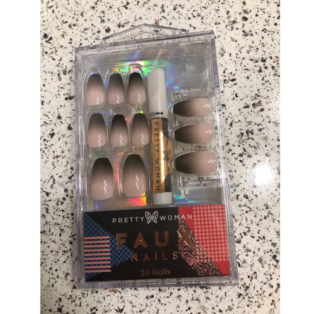 Faux nail kit